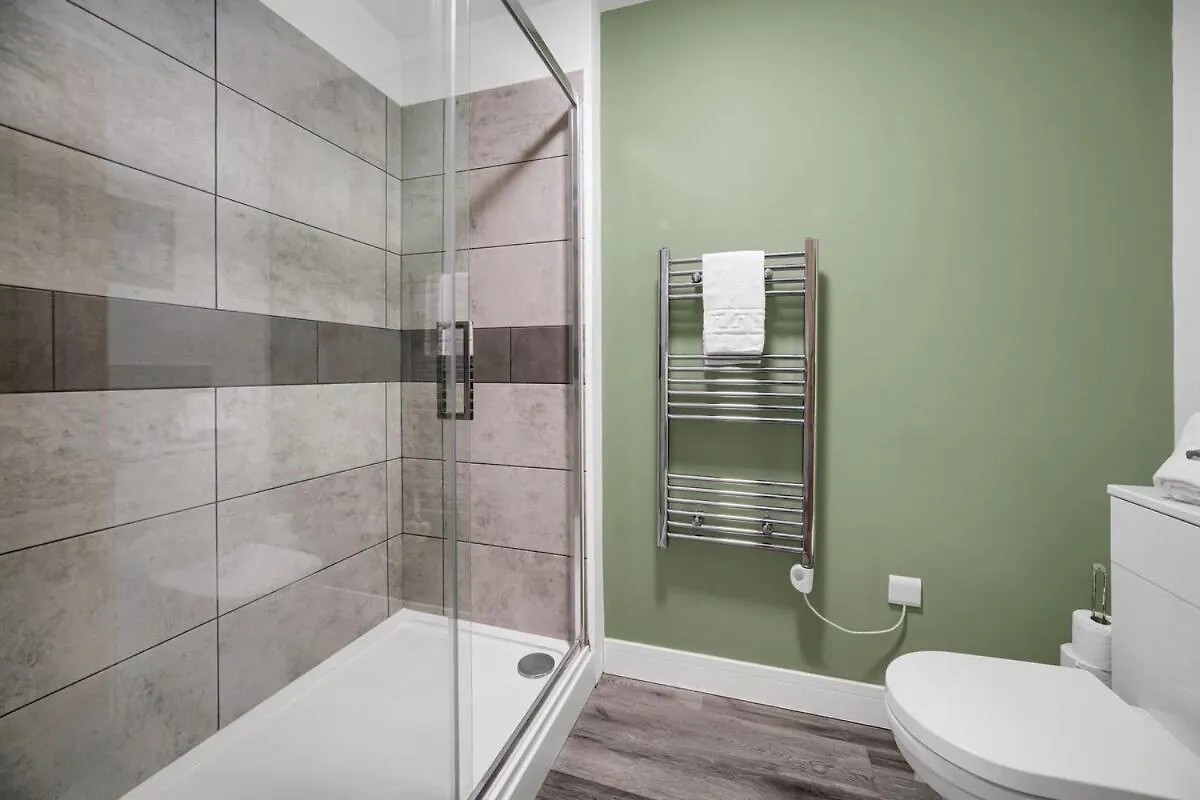 Spacious & Stylish - Free Parking - Fast Wifi Cardiff United Kingdom
