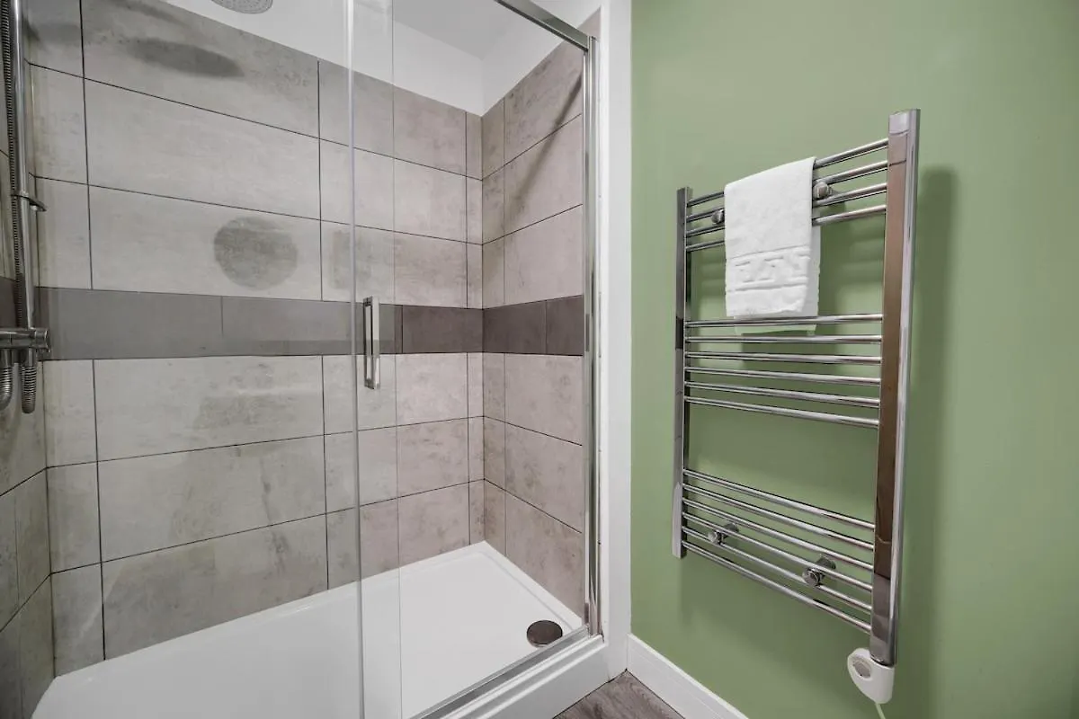Spacious & Stylish - Free Parking - Fast Wifi Cardiff Apartment