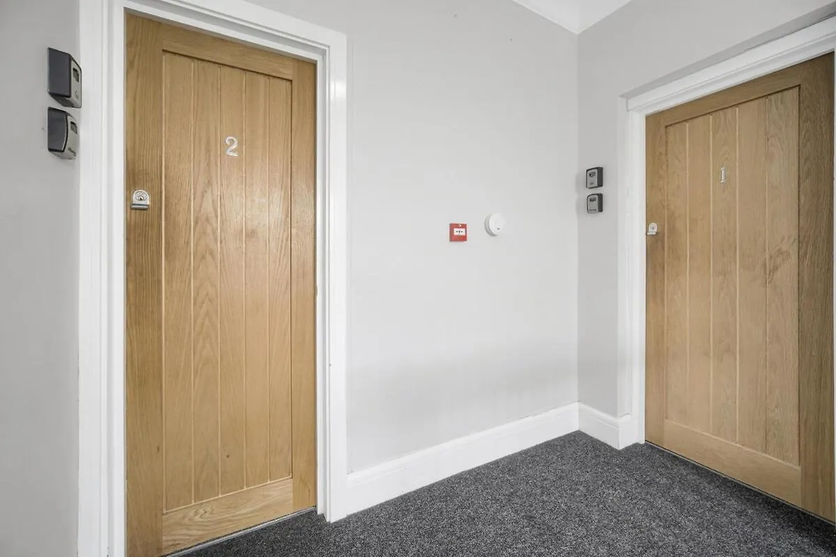 Spacious & Stylish - Free Parking - Fast Wifi Cardiff